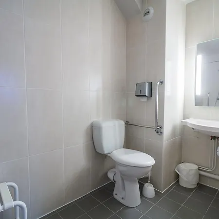 Hotel Saint-brieuc 2*